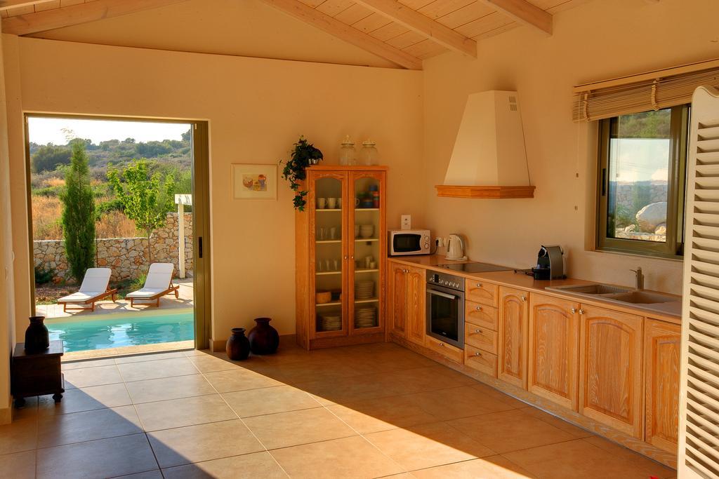 Ideales Resort Mousata Buitenkant foto